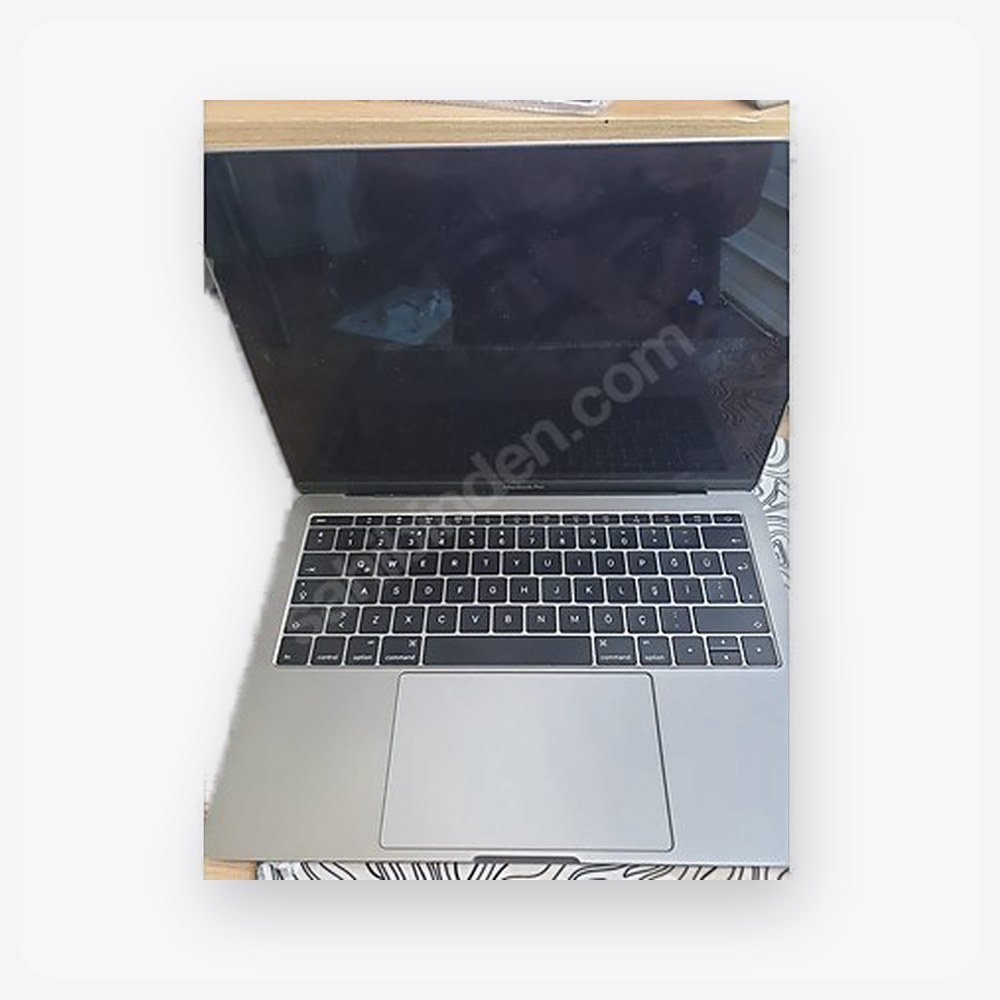 Macbook Pro 2017 ANAKART VE TOPCASE